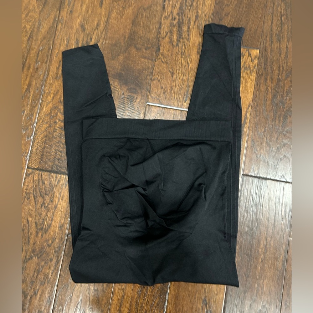 LARGE blanqi everyday maternity leggings